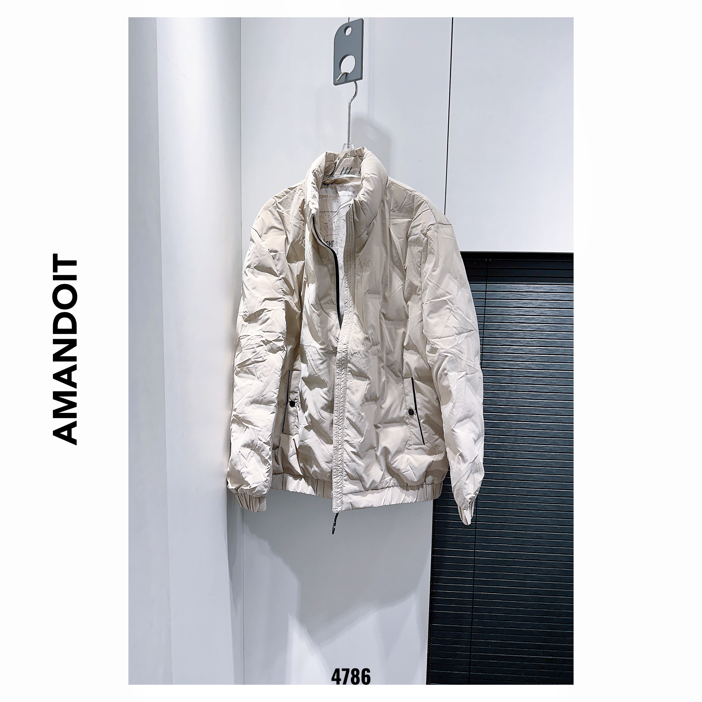 4786丨立领潮流轻薄保暖英文字母领羽绒服外套