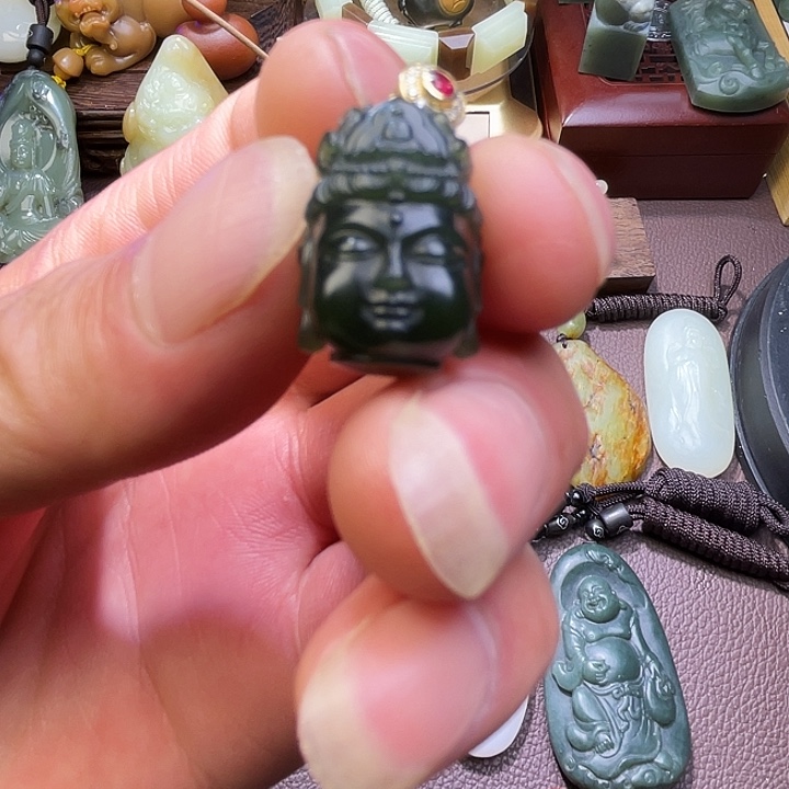 雕刻观音菩萨精美项坠吉祥如意