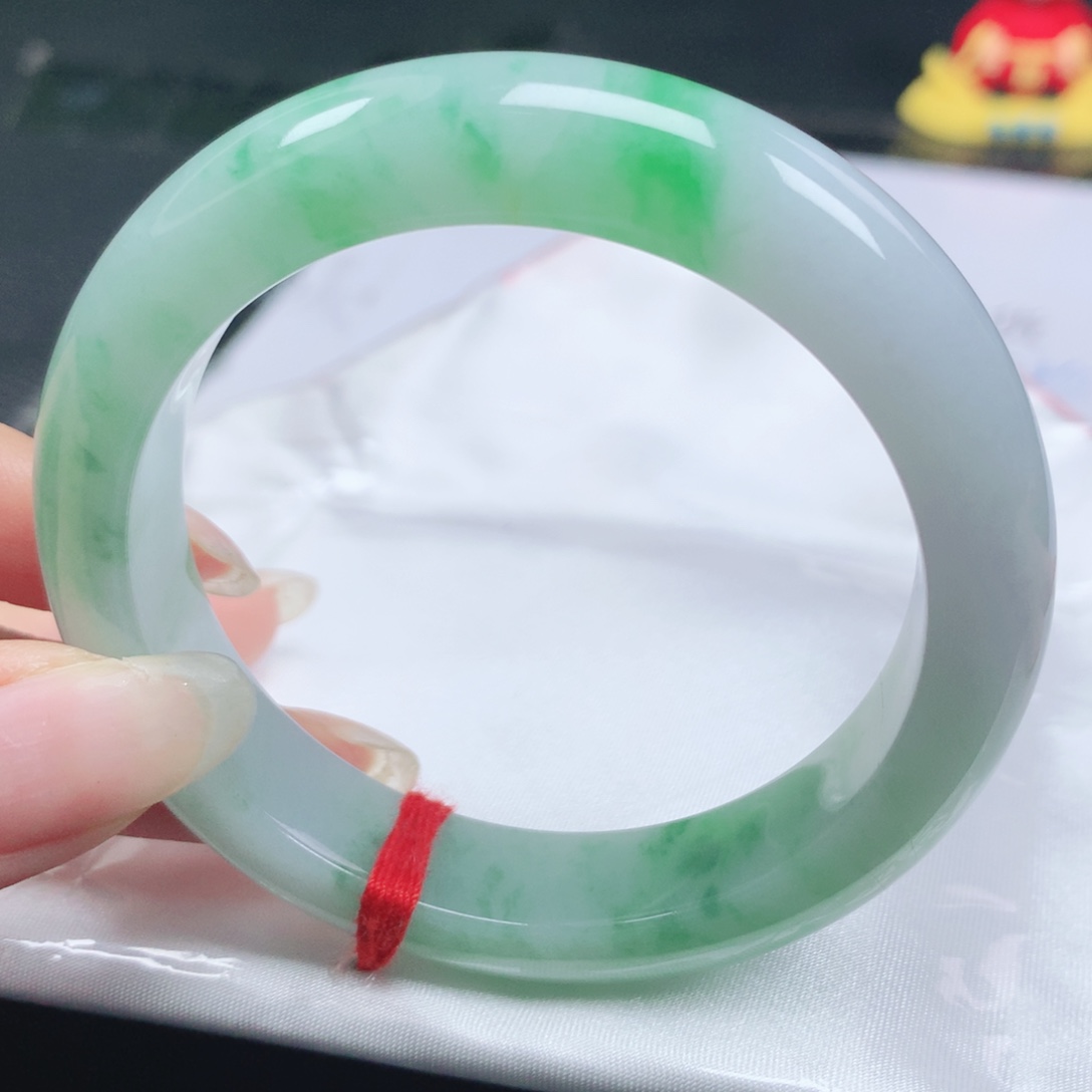 翡翠未镶嵌手镯翡翠54.1飘阳绿正圈