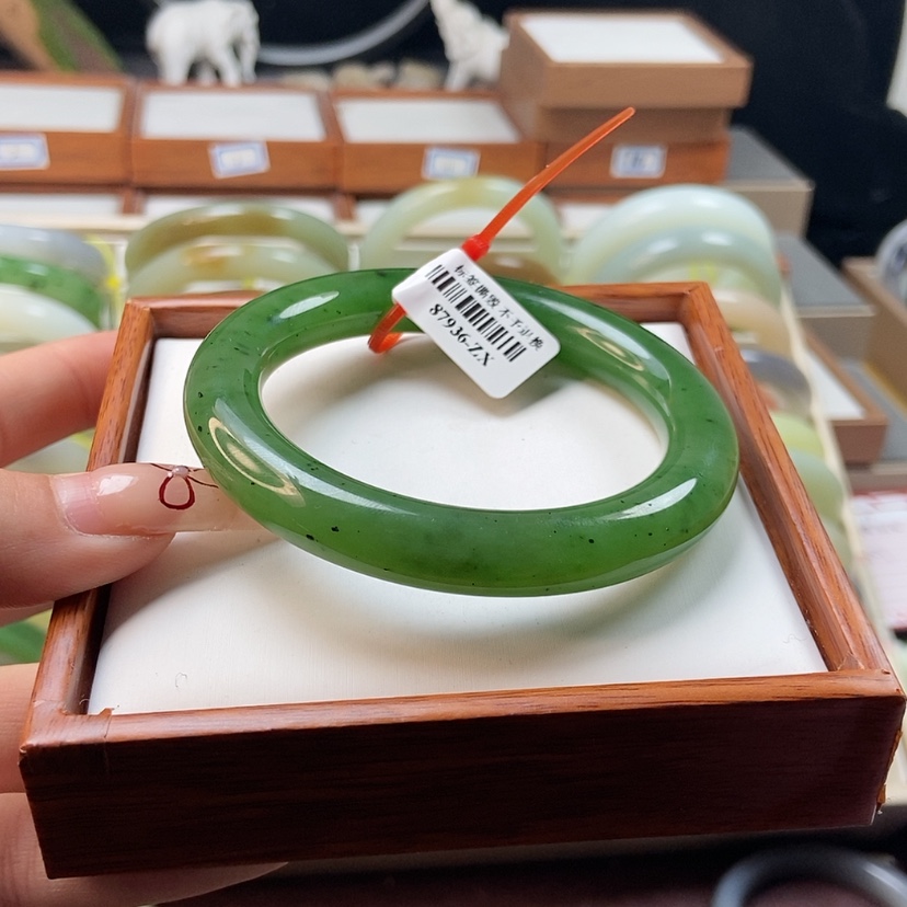 【闪购商品】和田玉手镯未镶嵌57.58