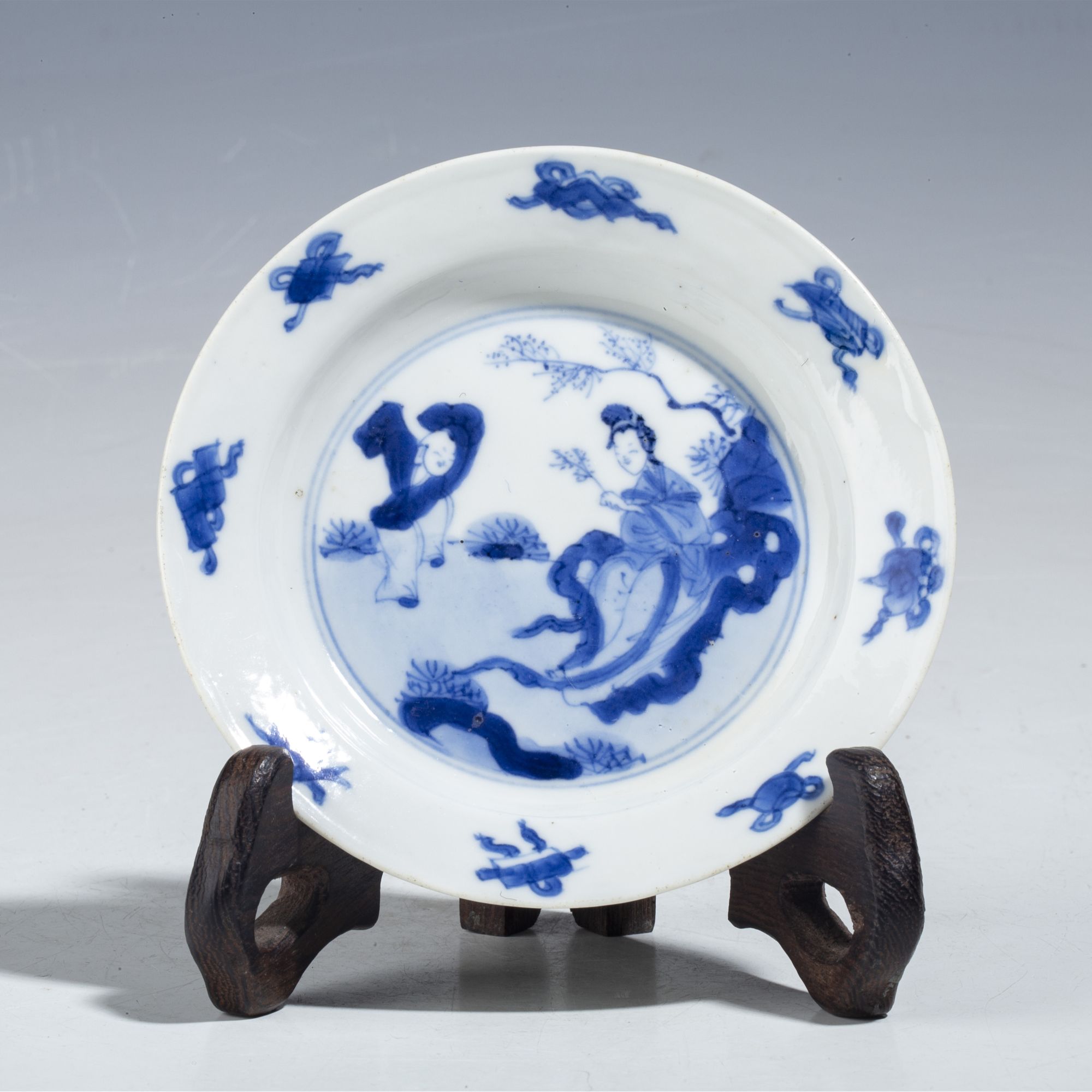 【拍卖-清康熙】·青花三娘教子纹小碟