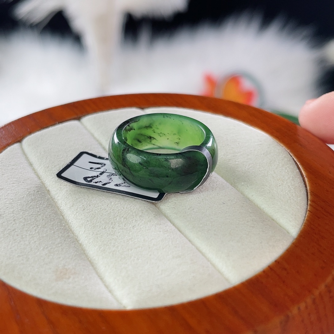 和田玉未镶嵌戒指l4。聚墨碧玉细轮胎。17.8。不退换