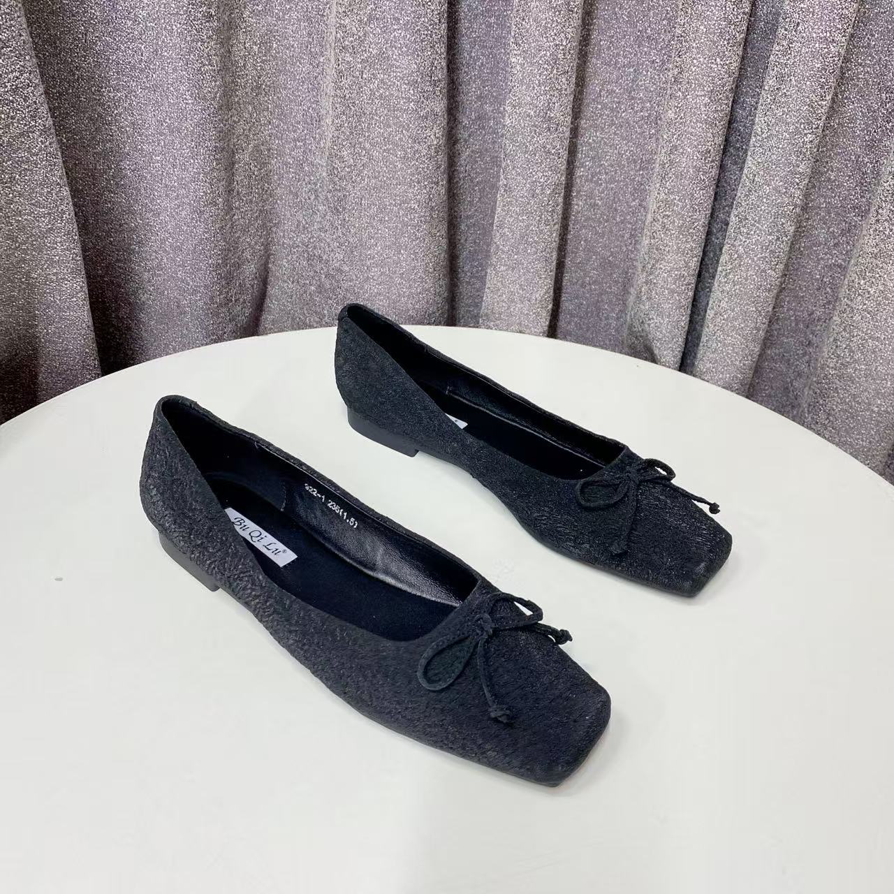C2954  黑色  时尚舒适低跟浅口女蝴蝶结真皮单鞋