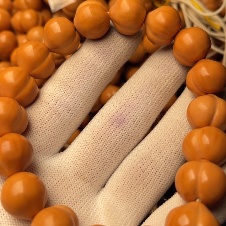 金***莎手串猴头核桃屁桃