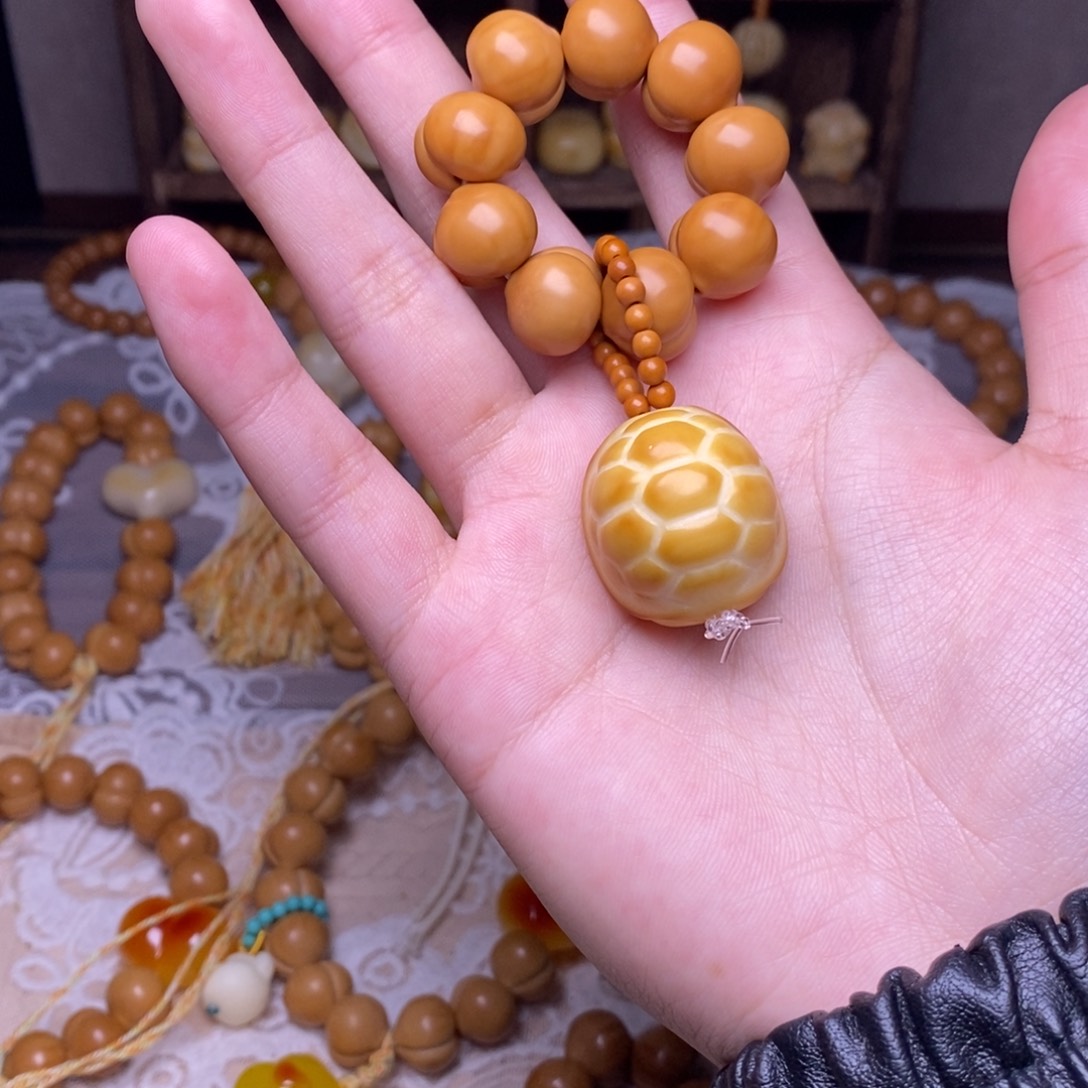 猴头核桃把件屁桃