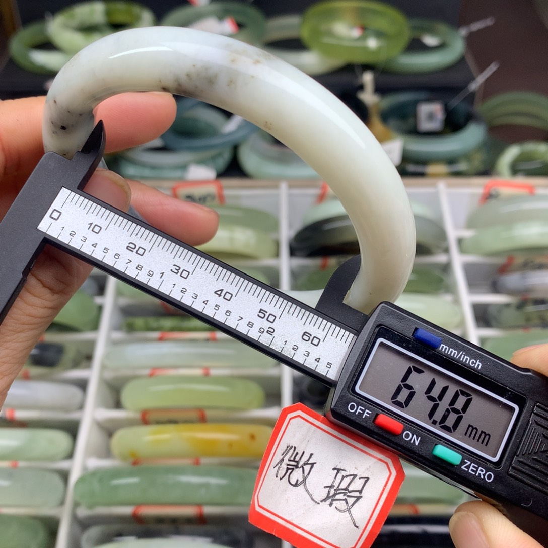 蛇纹石玉未镶嵌手镯912