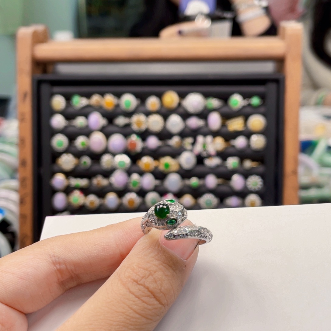 翡翠手镯未镶嵌天然翡翠A 