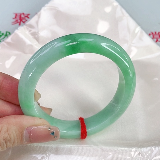 翡翠手镯未镶嵌天然翡翠A货052