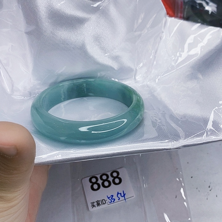 翡翠未镶嵌手镯一图一物实物为准（微瑕处理）