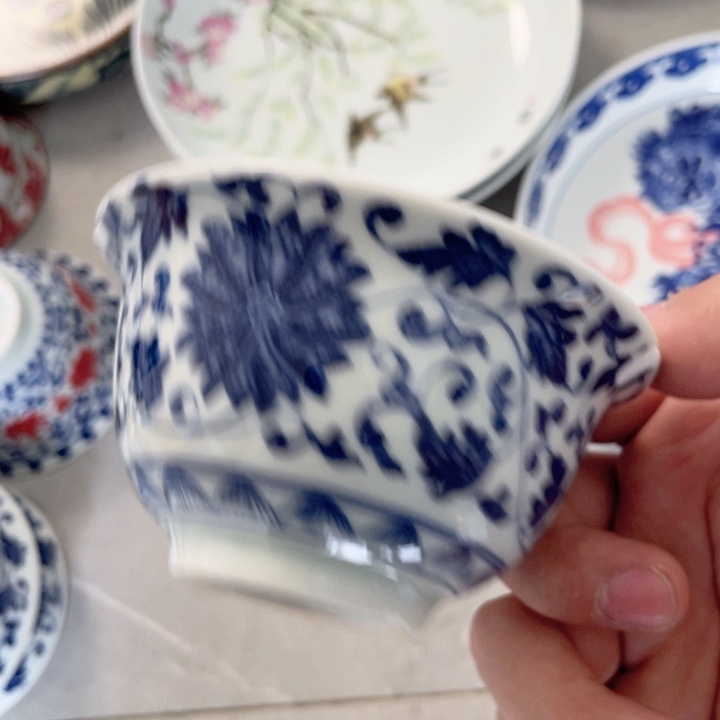 瓷片青花缠枝莲主人杯