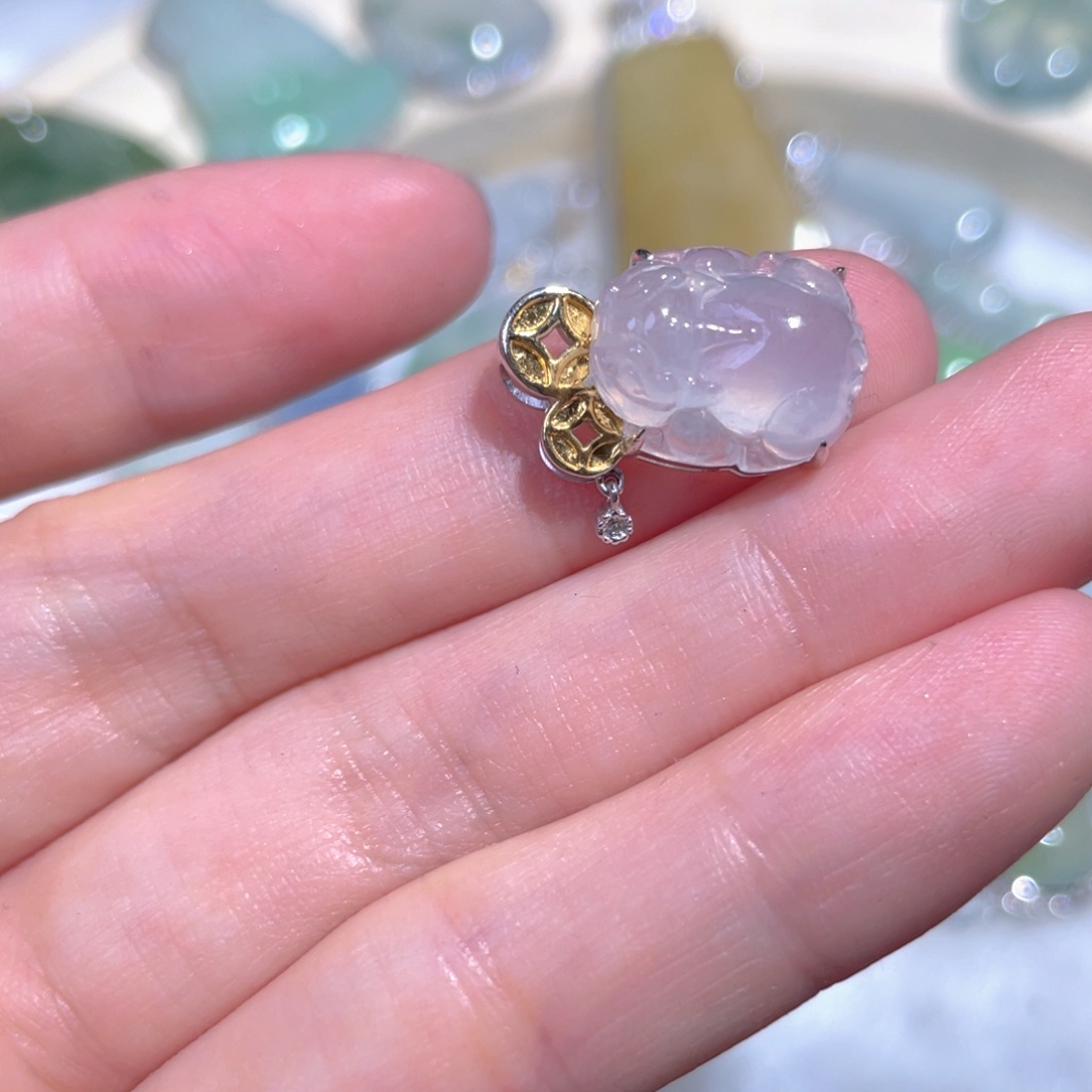 翡翠颈饰18K金镶嵌翡翠