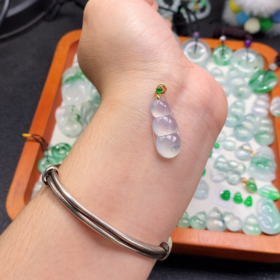 吊坠(不含链)未镶嵌翡翠福豆