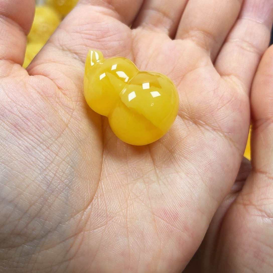 蜜蜡未镶嵌颈饰焦皮妖花葫芦