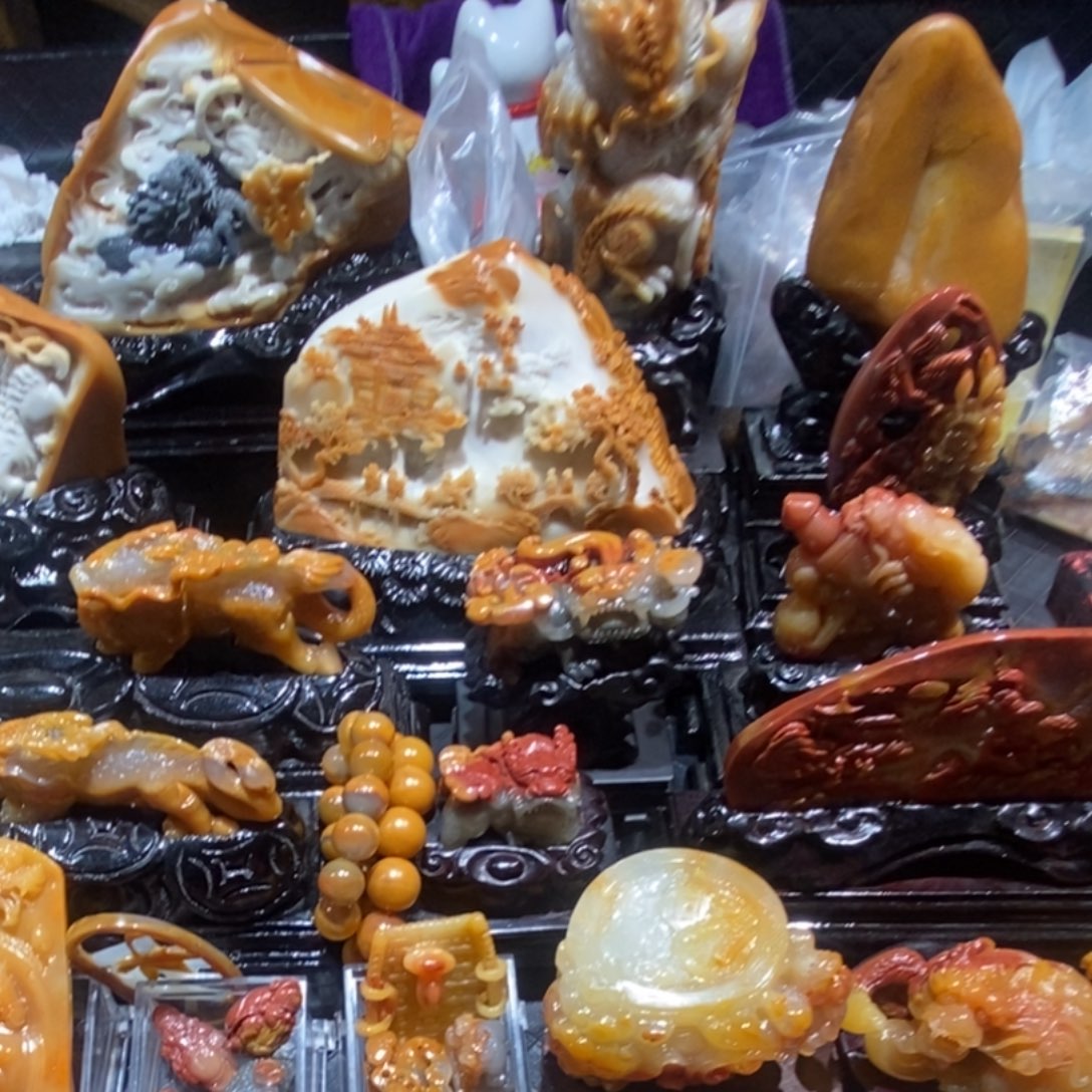 石英质玉（黄龙玉）合金颈饰