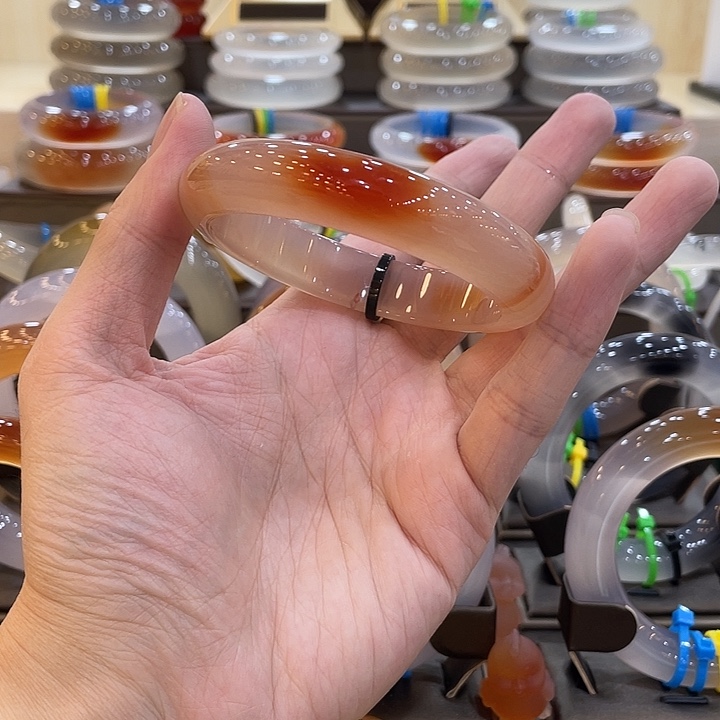 玛瑙/玉髓未镶嵌手镯