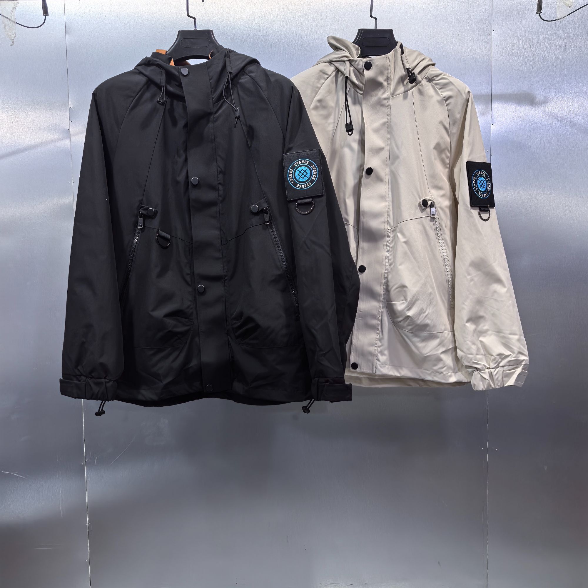 V04-TC24016-STA手臂贴布刺绣时尚连帽夹克外套