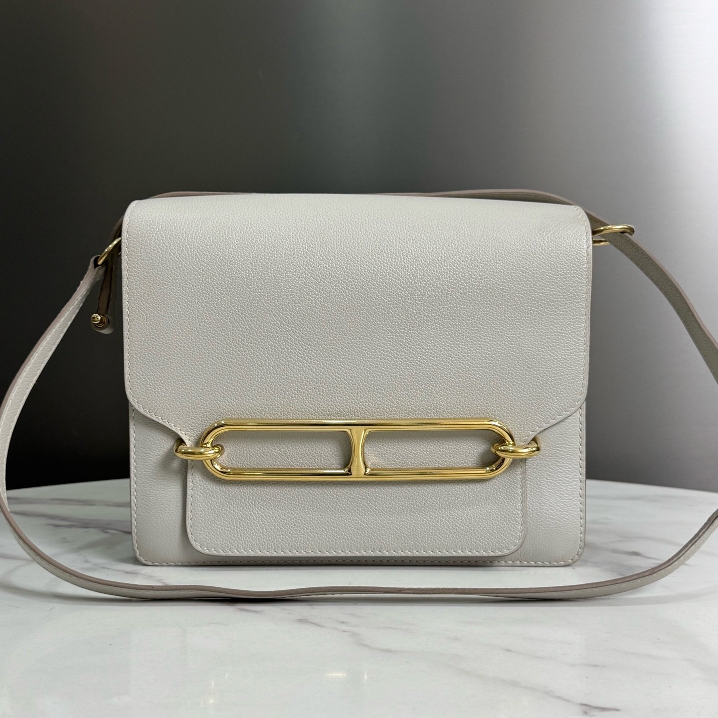 95新 Hermes/爱马仕 Roulis 23 金扣 Ec皮 猪鼻子包斜挎16548435