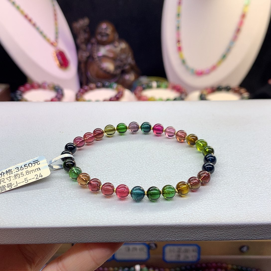 碧玺未镶嵌手串5.8/老矿净度。