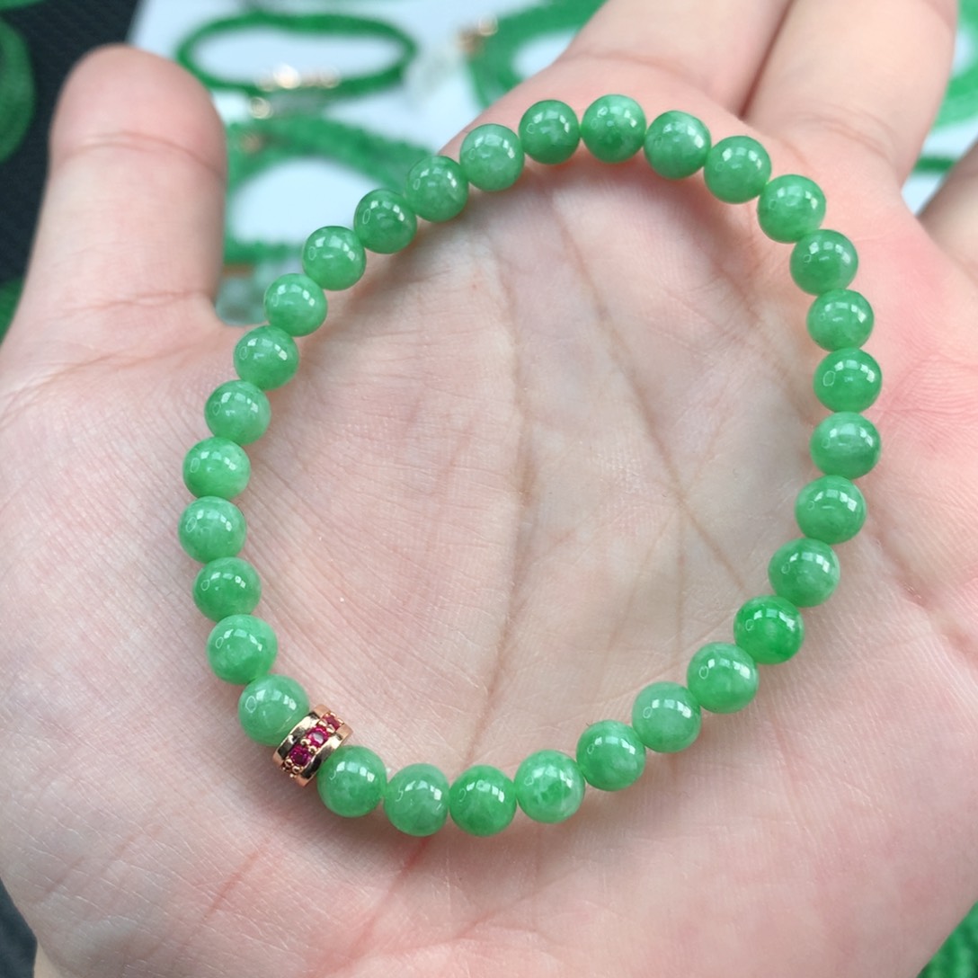 翡翠手链未镶嵌翡翠