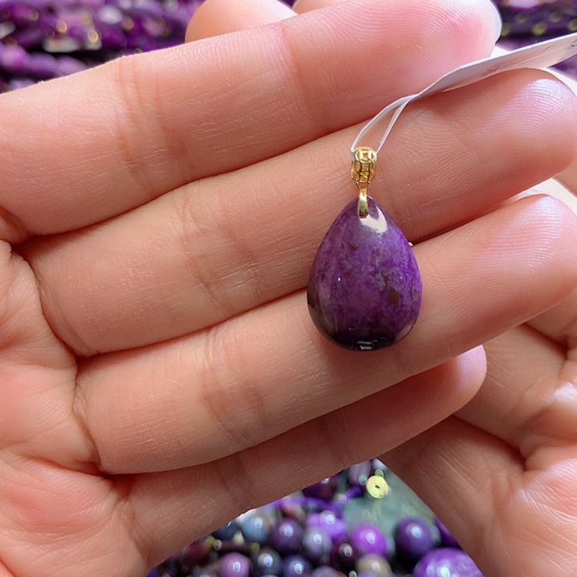 【闪购商品】18K金镶嵌苏纪石（舒俱来）吊坠