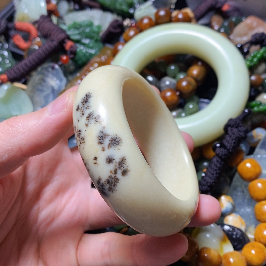 蛇纹石玉未镶嵌颈饰54口