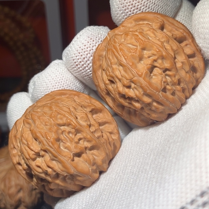 把件桃核磨盘狮子头