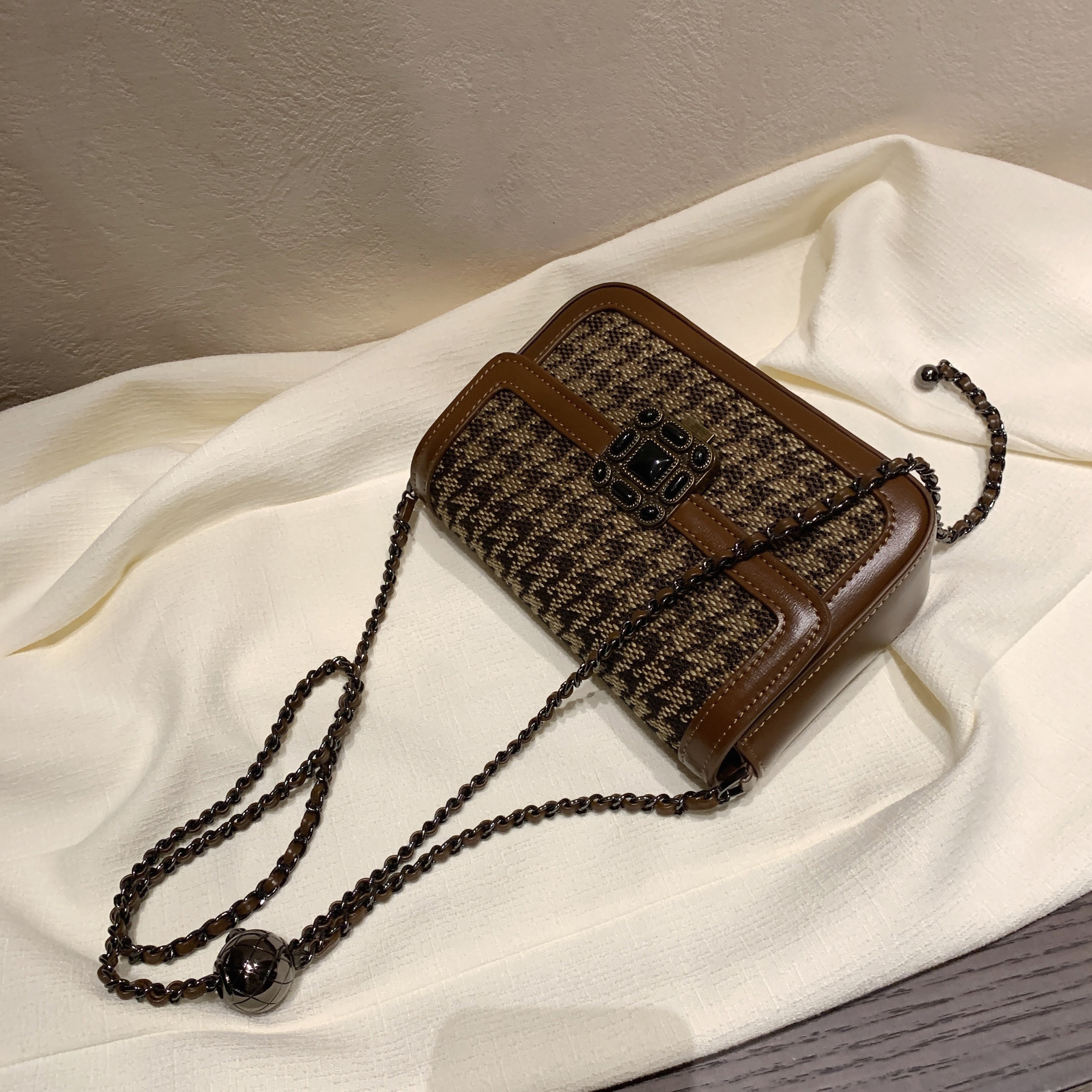 南风单肩斜挎包链条小方包新款潮百搭单肩斜挎包