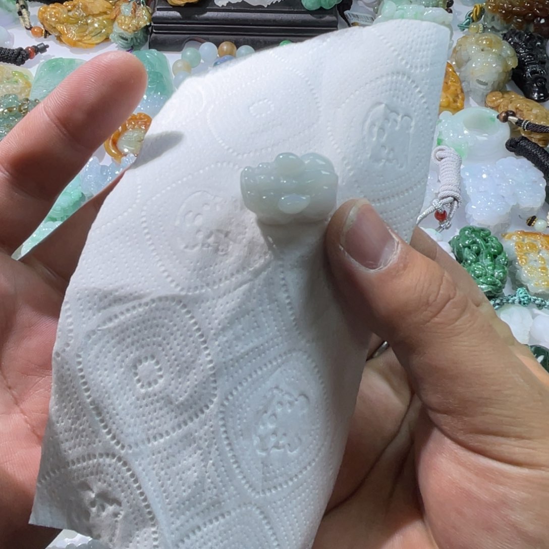 翡翠颈饰未镶嵌天然