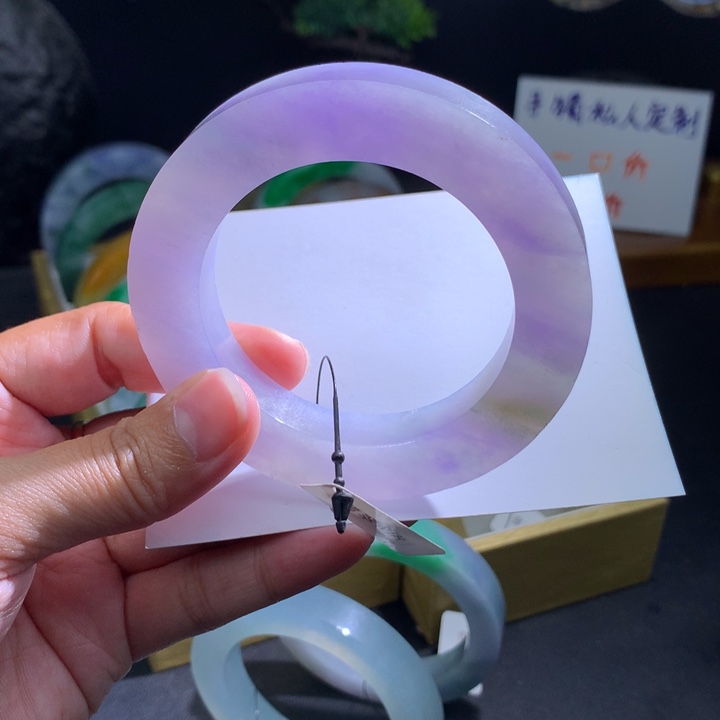 定制翡翠未镶嵌翡翠手镯