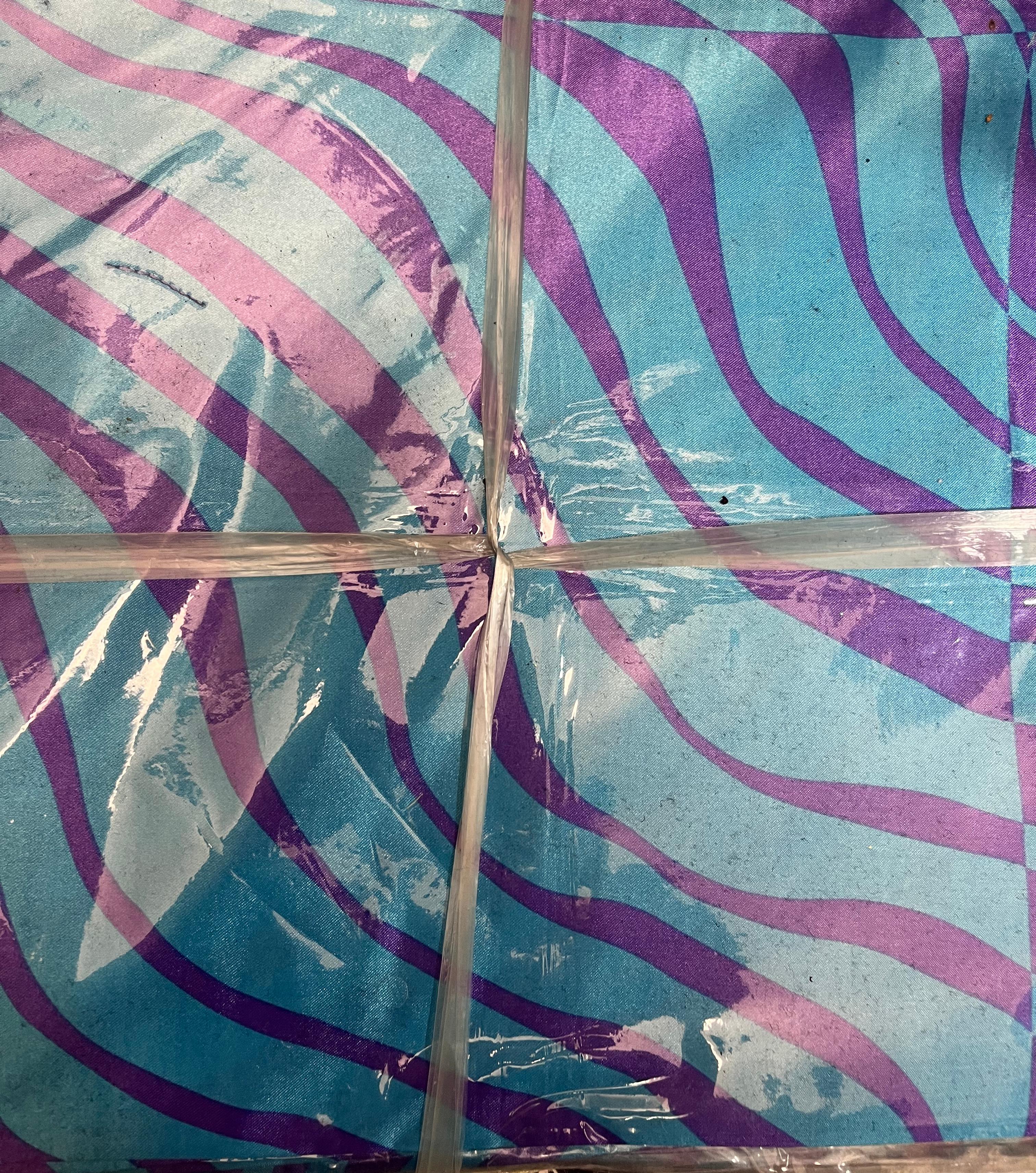 蓝色精美丝巾60*60尺寸方巾一条