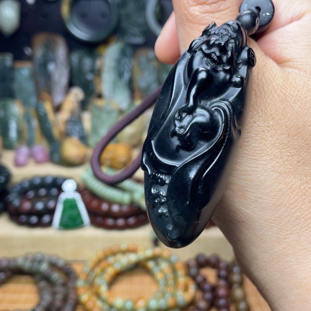 和田玉未镶嵌颈饰