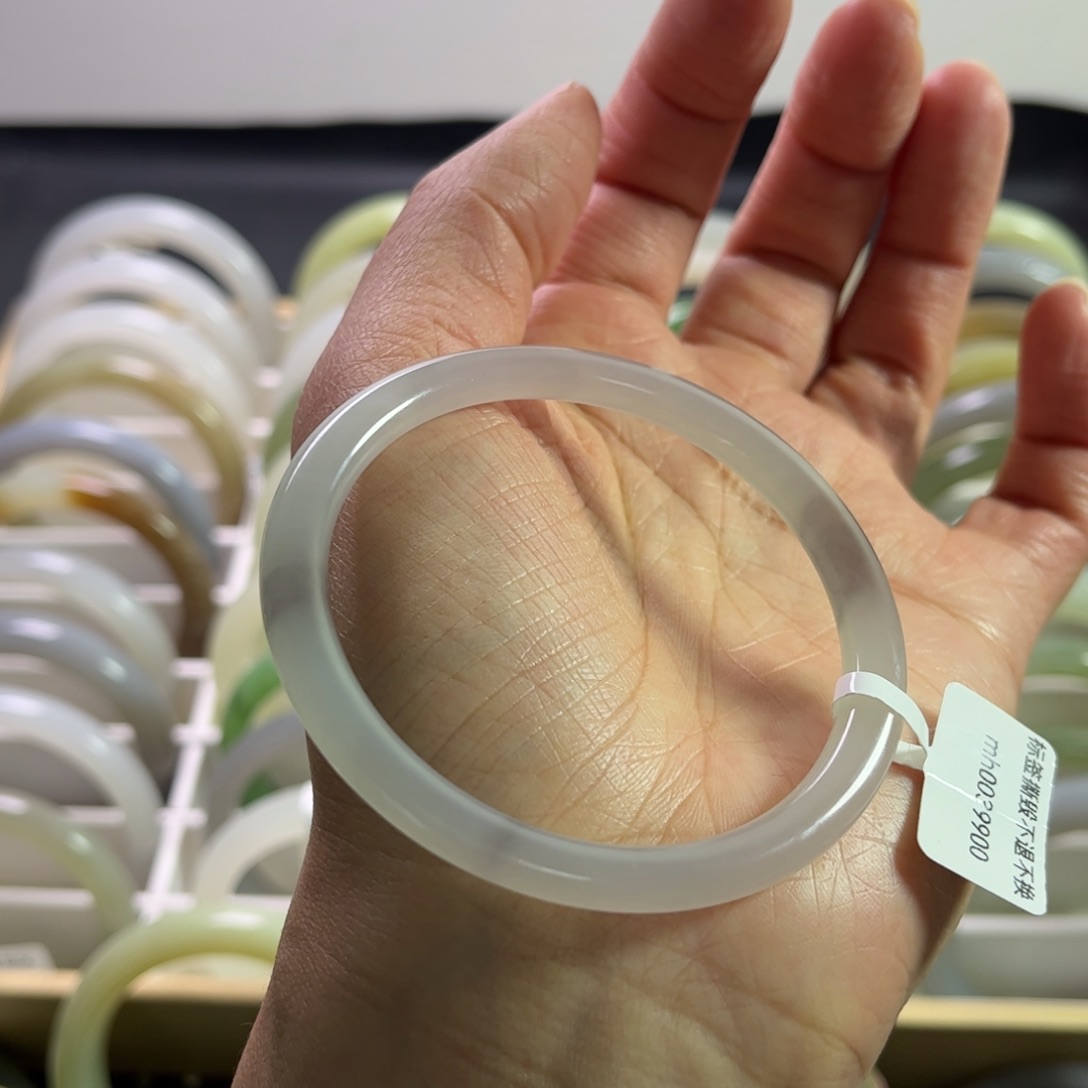 和田玉手镯55圈口未镶嵌