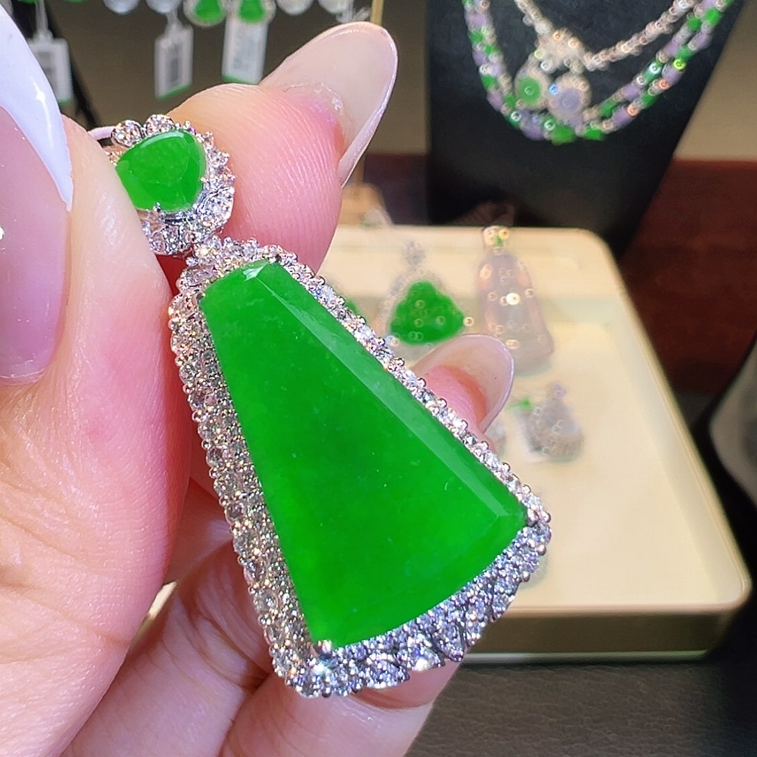 翡翠18K金镶嵌吊坠(不含链)翡翠