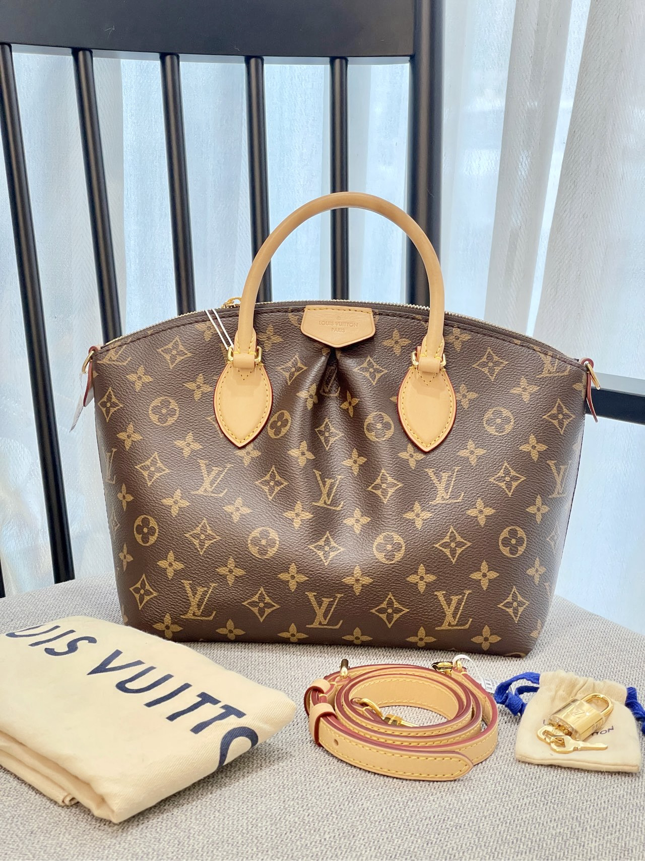 99新 LouisVuitton/路易威登 boetie四代饺子包 全原 正品 经典款
