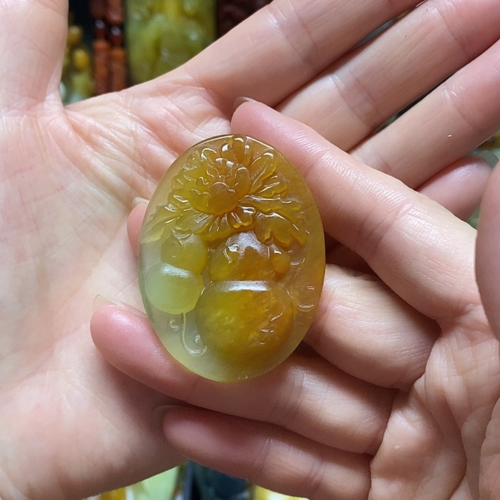 岫玉未镶嵌吊坠(赠链)