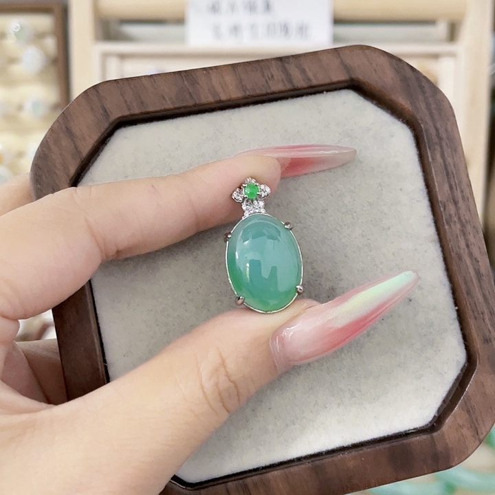 翡翠未镶嵌颈饰天然翡翠Ａ货