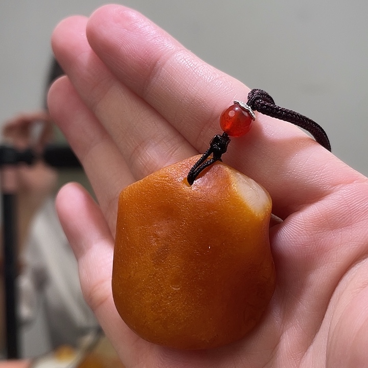 琥珀未镶嵌珠宝奇石吊坠