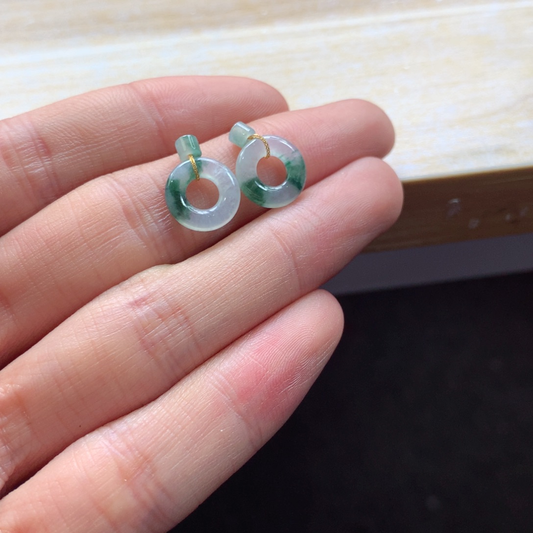 翡翠颈饰18K金镶嵌吊坠