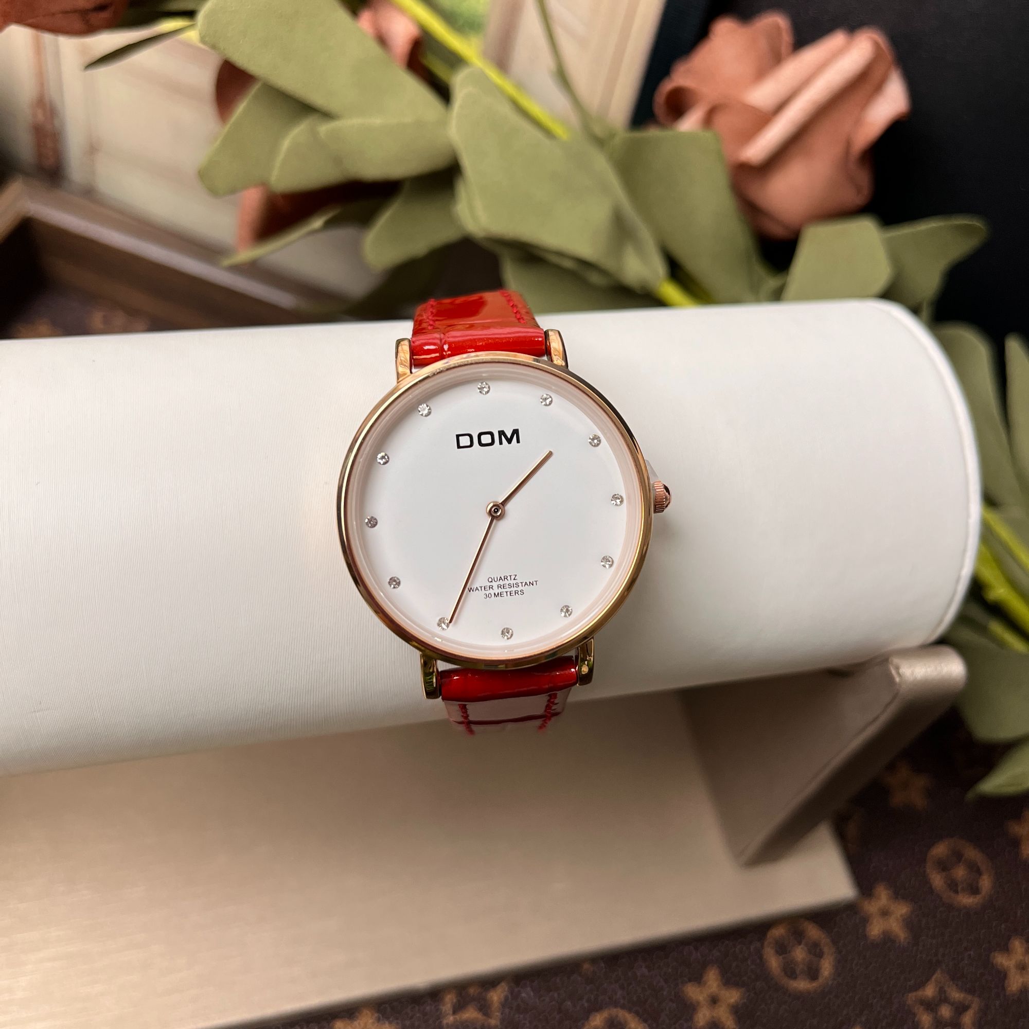 DOM大表盘超薄简约锆石镶嵌气质腕表 生日礼物首选女表真皮防水