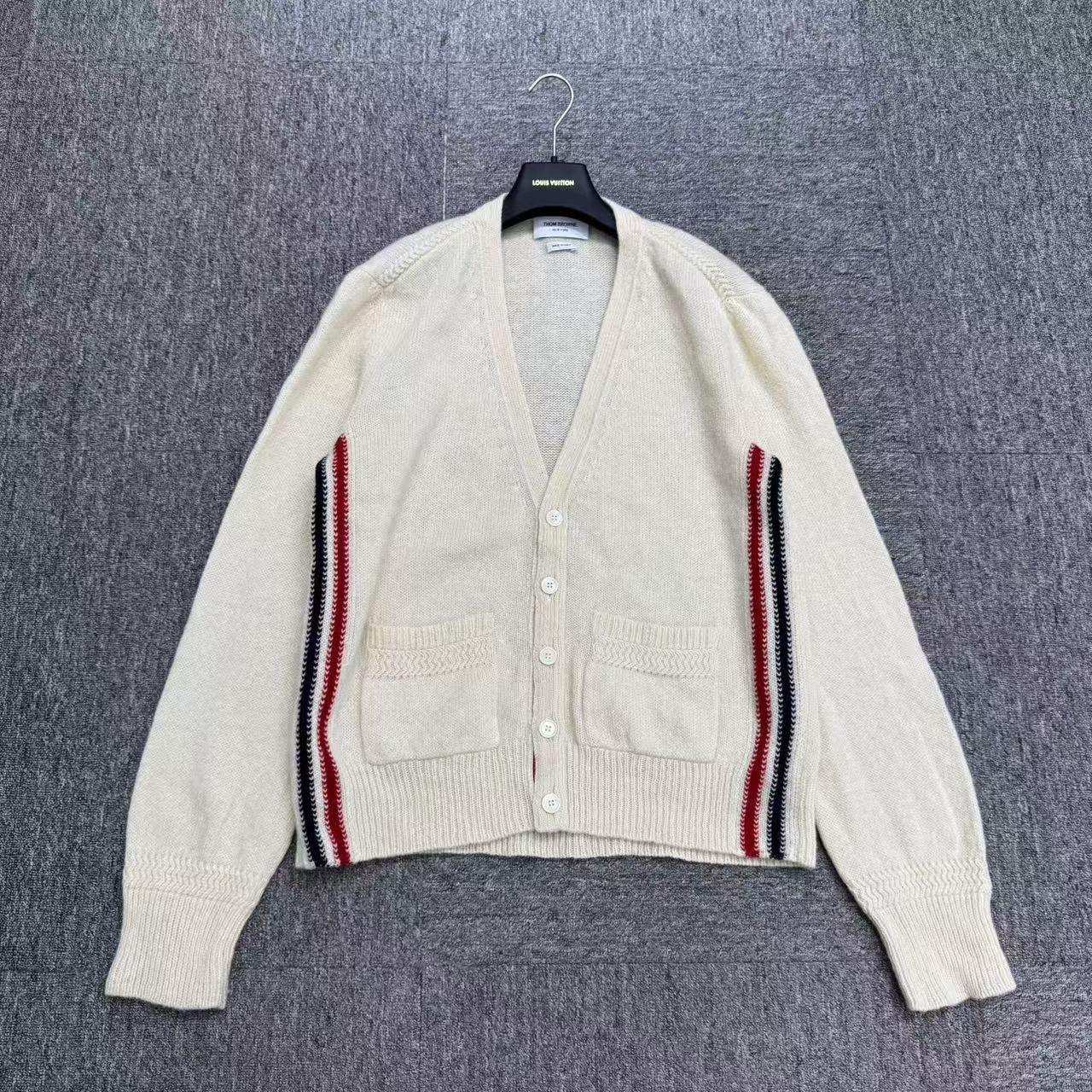 99新 THOMBROWNE 米色羊毛开衫/4码/编码20091