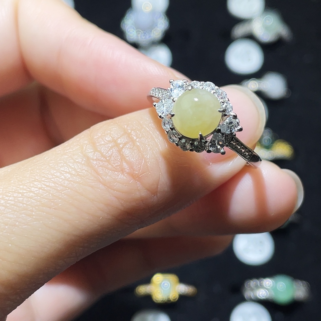 翡翠未镶嵌戒指戒指