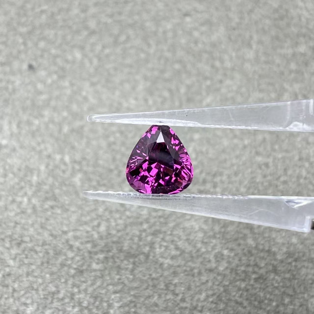 石榴石-2.21ct（01098047）0911