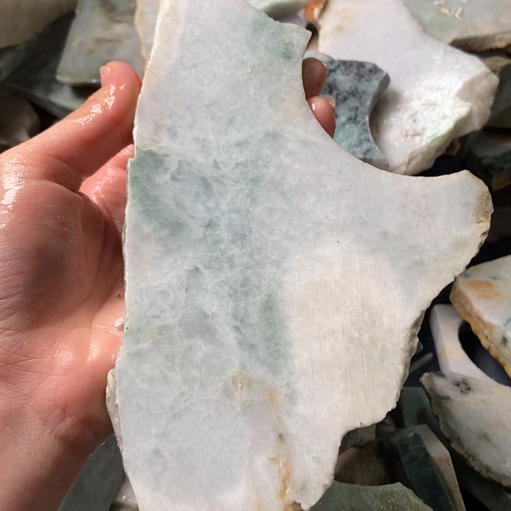 翡翠颈饰未镶嵌天然翡翠