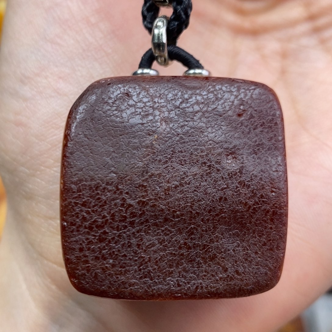 琥珀吊坠(赠链)未镶嵌