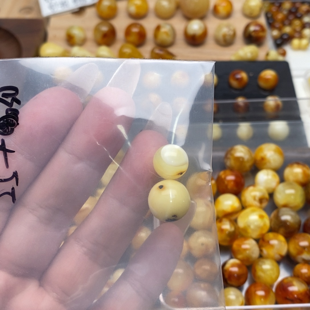 茜***.琥珀未镶嵌珠宝奇石蜜蜡