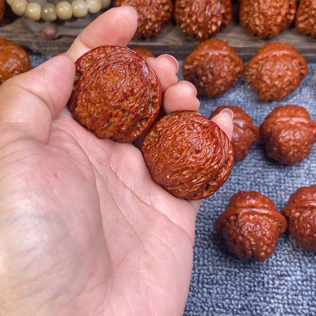 文玩核桃把件绣球差一个尺21