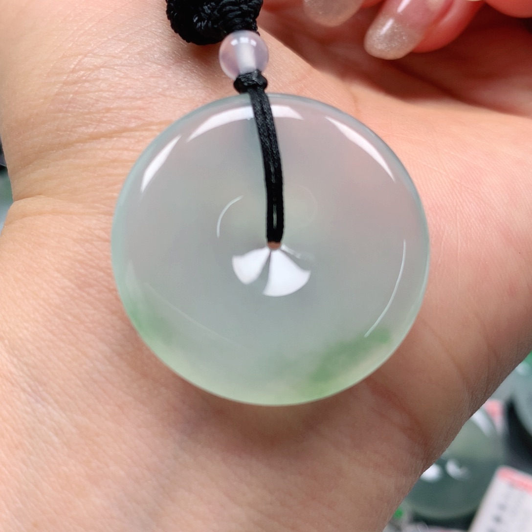 翡翠颈饰未镶嵌天然翡翠