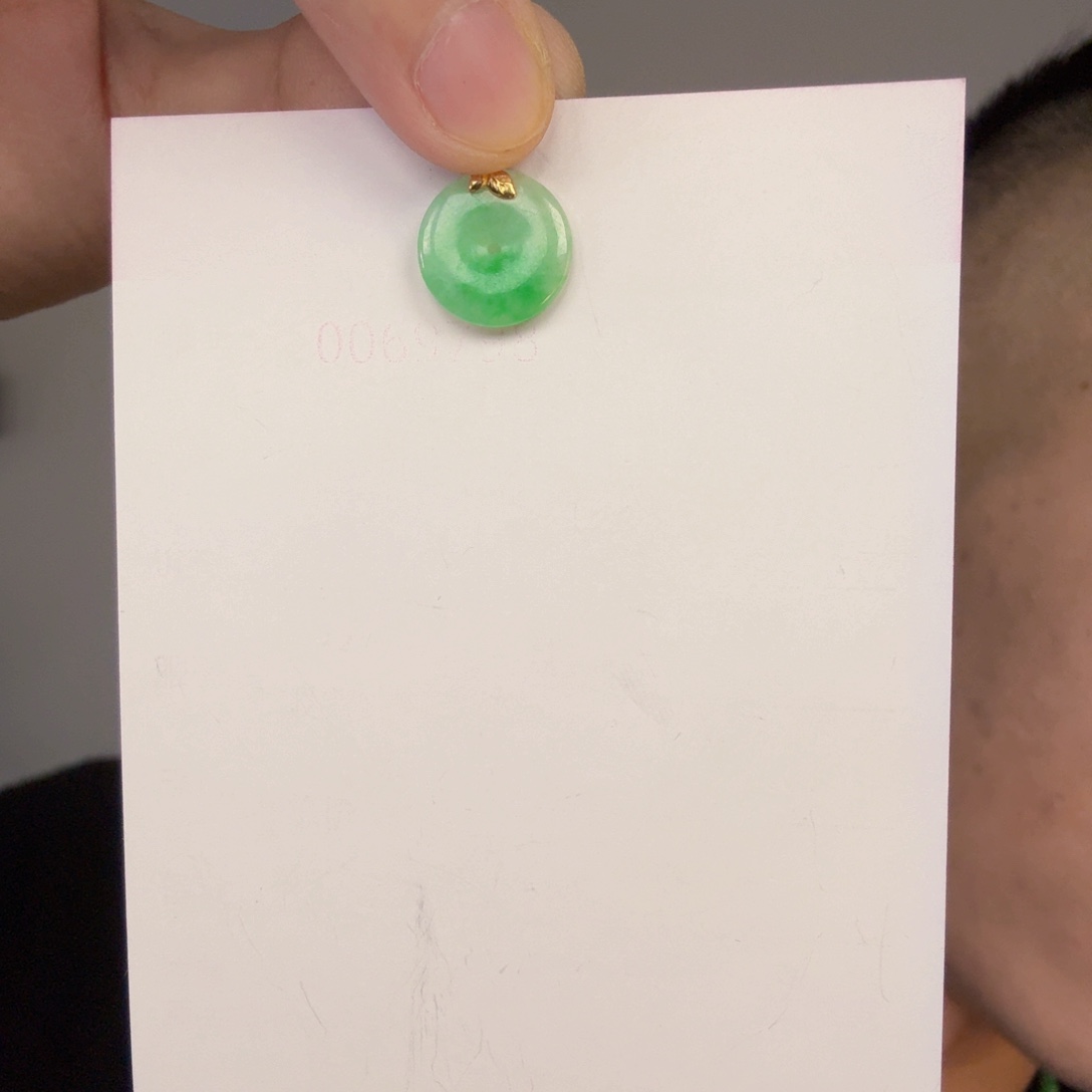 翡翠18K金镶嵌颈饰一件