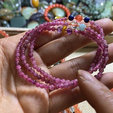 碧玺颈饰未镶嵌一个