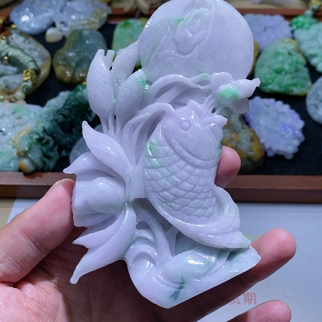 【闪购商品】翡翠颈饰未镶嵌鱼，摆件